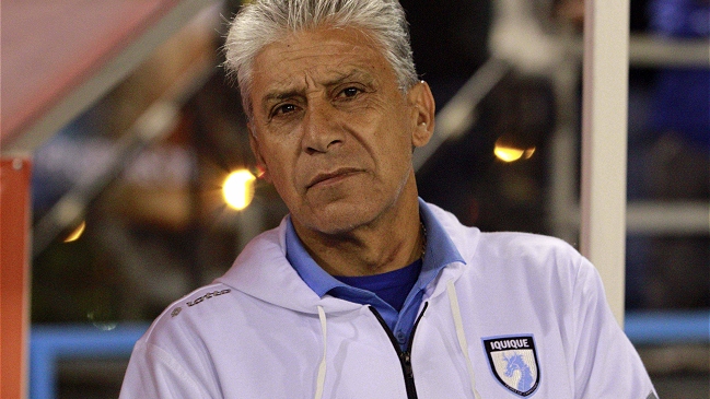 Héctor Pinto dejó de ser técnico de Iquique tras eliminación de la Copa Sudamericana