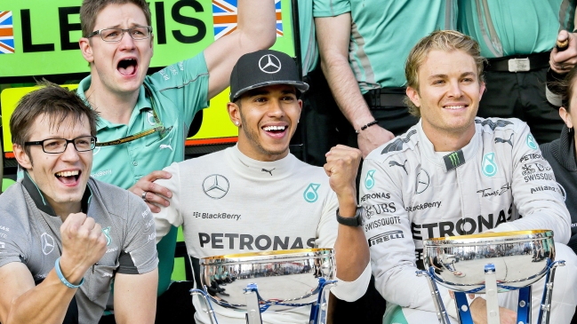 Hamilton: Soy muy afortunado por tener este gran auto y estar en este equipo