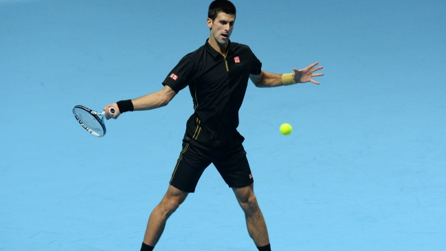 Djokovic arrasó con Wawrinka y quedó a un triunfo de asegurar el número uno