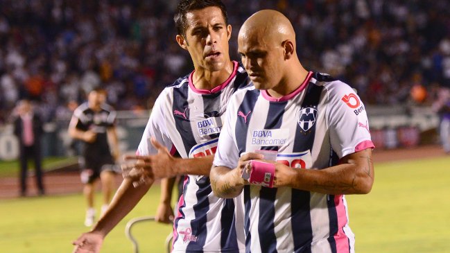 Humberto Suazo erró un penal en derrota de Monterrey ante Atlas de Rodrigo Millar