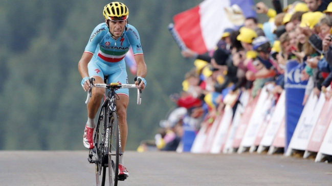 Equipo del campeón del Tour de Francia arriesga quedar fuera de competencia