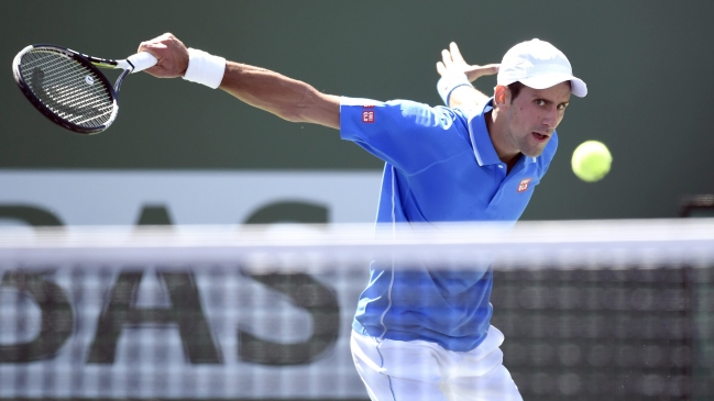 Djokovic superó con facilidad a Murray para instalarse en la final de Indian Wells