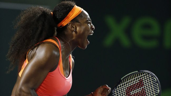 Serena Williams avanzó a la final del Abierto de Miami tras superar a Halep