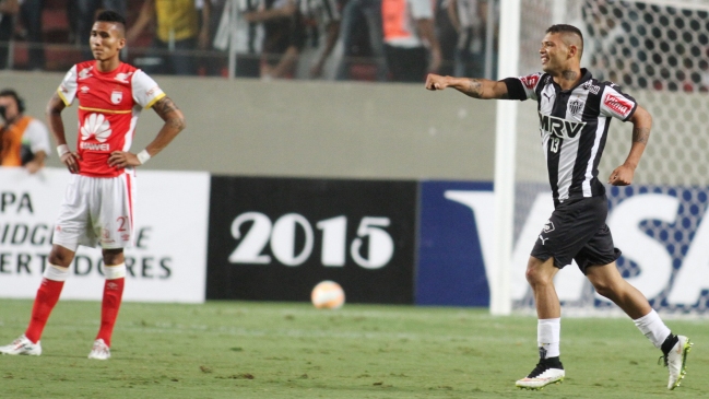 Atlético Mineiro venció a Santa Fe y Colo Colo sigue como único líder del Grupo 1