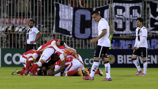 Colo Colo enredó su clasificación en la Libertadores tras dura derrota ante Santa Fe
