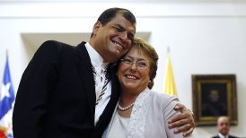 Bachelet invita a Rafael Correa al partido inaugural de la Copa América