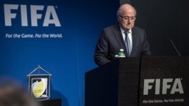 La prensa internacional destacó la caída de "la era Blatter"