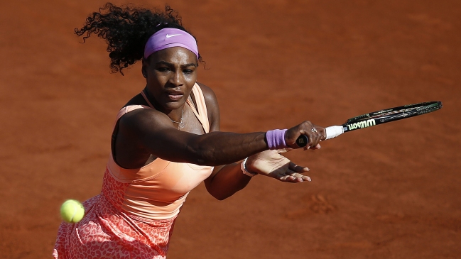 Serena Williams debió remontar otra vez para entrar a su tercera final en Roland Garros