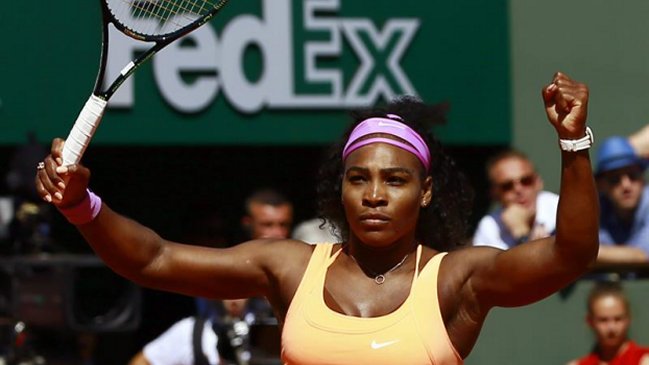 Serena Williams sufrió ante Lucie Safarova para alcanzar la corona de Roland Garros