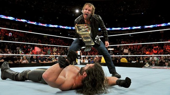 Seth Rollins y Dean Ambrose tendrán una lucha de escaleras en Money in the Bank