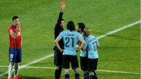 Arbitro del Chile-Uruguay: Ciertas actitudes de los jugadores superan el límite