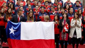 Bachelet entregó bandera a delegación chilena que competirá en Toronto 2015