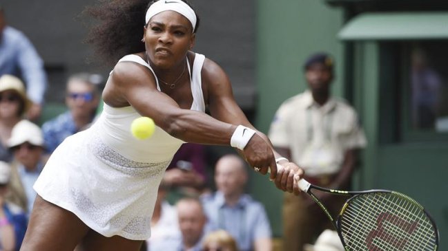 Serena Williams y Maria Sharapova avanzaron a cuartos de final en Wimbledon