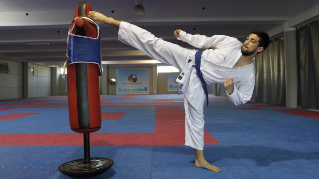 Felipe Menares se transformó en el nuevo número uno juvenil del karate mundial