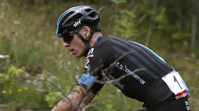 Chris Froome sufrió fractura en un pie y abandonó la Vuelta a España