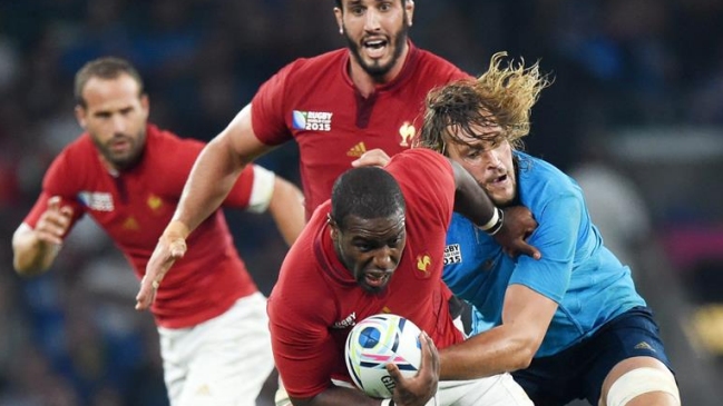 Francia superó con claridad a Italia en su estreno en el Mundial de Rugby 2015