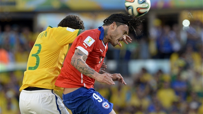Mauricio Pinilla recordó el palo ante Brasil: Es histórico y nada lo puede borrar