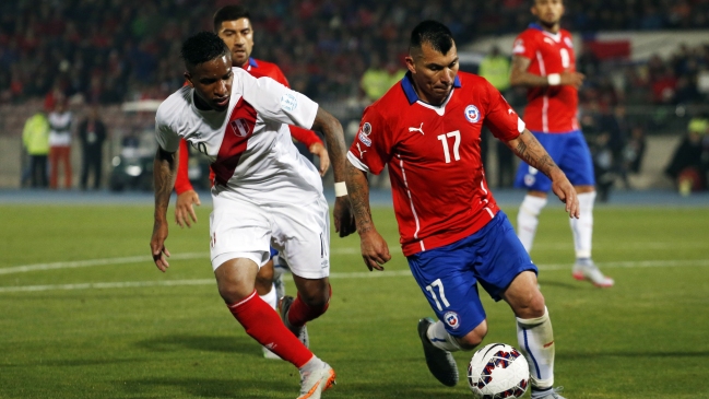 Jefferson Farfán sería la novedad en la oncena titular de Perú contra Chile
