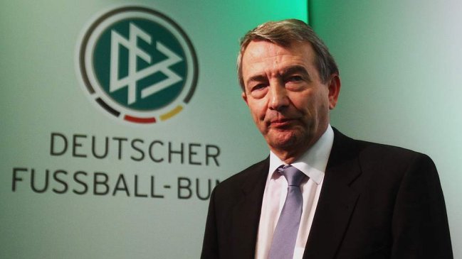 Presidente de la Federación Alemana de Fútbol dimitió por irregularidades del Mundial 2006