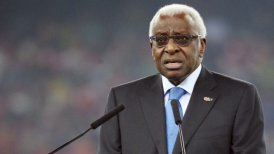 El COI suspendió provisionalmente a Lamine Diack