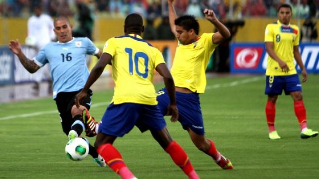 Ecuador y Uruguay se medirán con la misión de seguir en la cima de las Clasificatorias