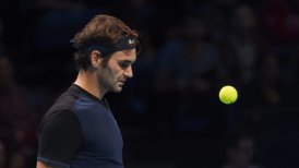 Roger Federer abrió de manera sólida su participación en el Masters