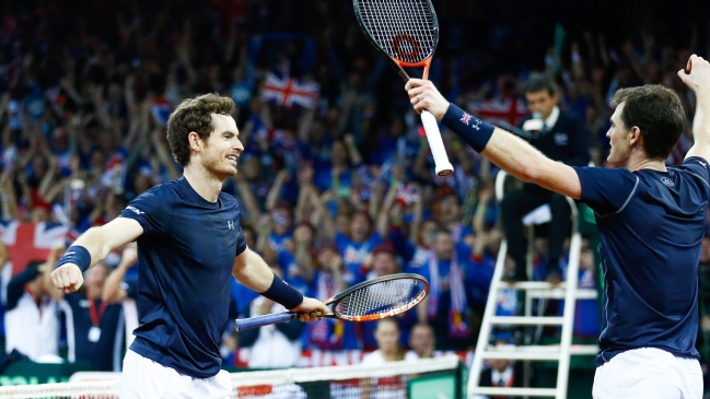 Gran Bretaña acaricia su décimo título tras la victoria en el dobles