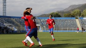 Chile consiguió su primer triunfo en la Copa UC aplastando a Banfield