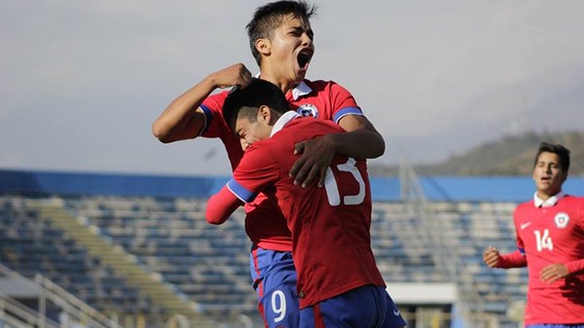Chile consiguió sólida victoria ante Chivas y avanzó en la Copa UC