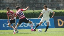 Universitario de Perú cayó en penales ante Chivas en la Copa UC