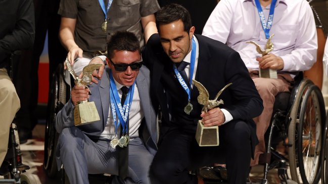 Claudio Bravo fue galardonado como el "Mejor de los Mejores" de 2015