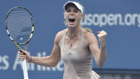 Caroline Wozniacki pasó sin contemplaciones a semifinales en Auckland