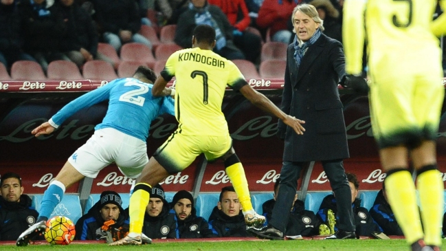Técnico de Napoli arriesga dura sanción por insultos homófobos a Roberto Mancini