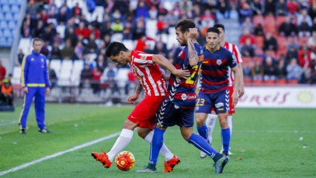 Almería de Lorenzo Reyes logró vital triunfo ante Zaragoza en la Segunda División española