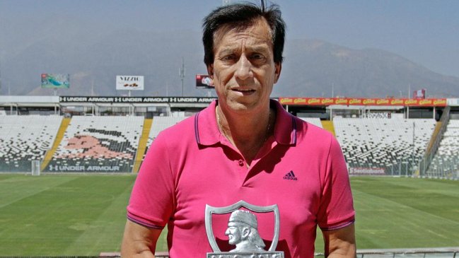 Roberto "Cóndor" Rojas visitó el Estadio Monumental y recibió premio pendiente