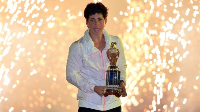 Carla Suárez venció Jelena Ostapenko en Doha y logró el segundo título de su carrera