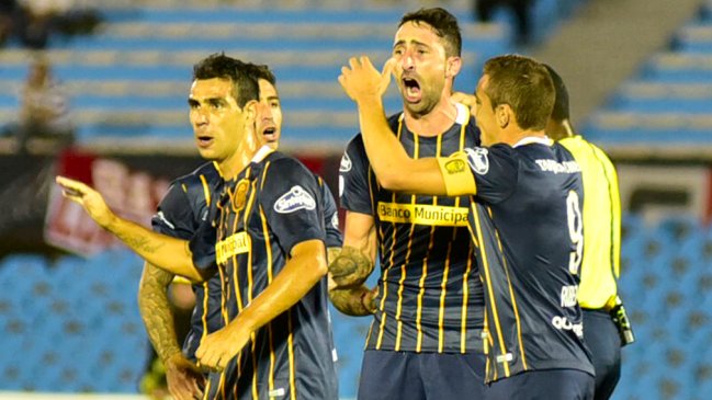 Rosario Central derrotó a River Plate en Uruguay y escaló en el Grupo 2 de Copa Libertadores