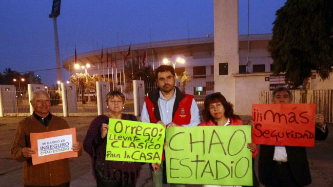 Vecinos del Estadio Nacional protestan por falta de seguridad en Superclásico