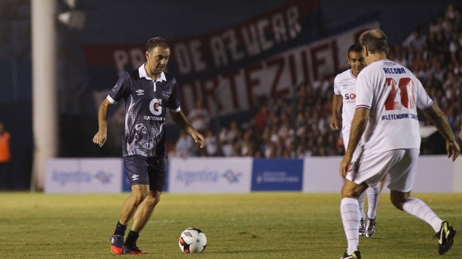 Alvaro Recoba se despidió del fútbol con ídolos sudamericanos