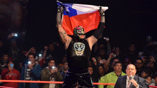 Rey Mysterio deslumbró a los fanáticos chilenos en el Teatro Caupolicán