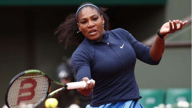 Serena Williams pasó a segunda ronda en menos de una hora en Roland Garros