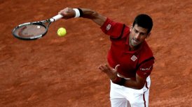 Novak Djokovic avanzó sin contratiempos a octavos de final en Roland Garros