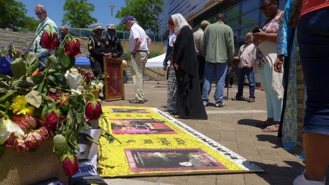 Miles de personas despiden en rito islámico a Muhammad Ali en Louisville