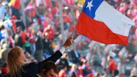 Leonardo Farkas entregará banderas chilenas a hinchas nacionales en Estados Unidos