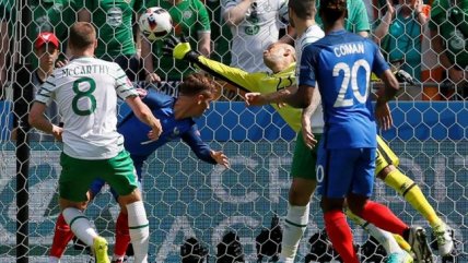 Francia remontó el duelo ante Irlanda con un doblete de Griezmann