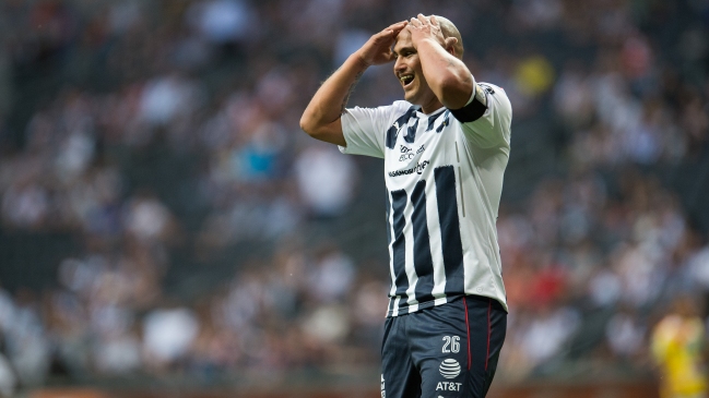 Humberto Suazo se despidió del fútbol en partido de homenaje de Monterrey