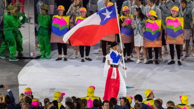 Erika Olivera encabezó los sueños olímpicos chilenos en inauguración de Río 2016