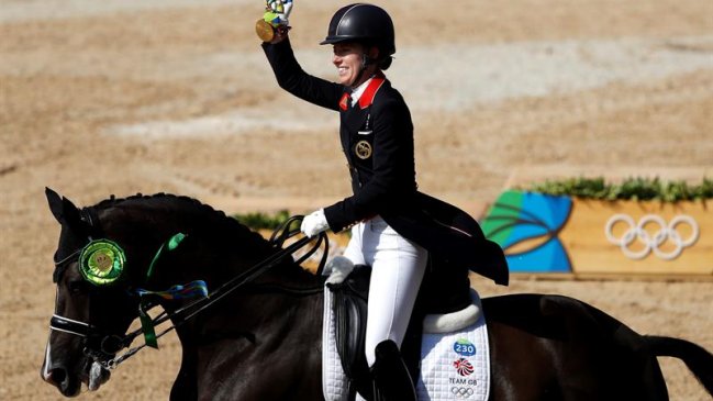 Charlotte Dujardin y "Valegro" repitieron el oro olímpico en adiestramiento individual