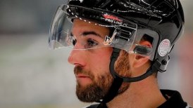 Arbitro checo de hockey hielo falleció producto del golpe de un disco