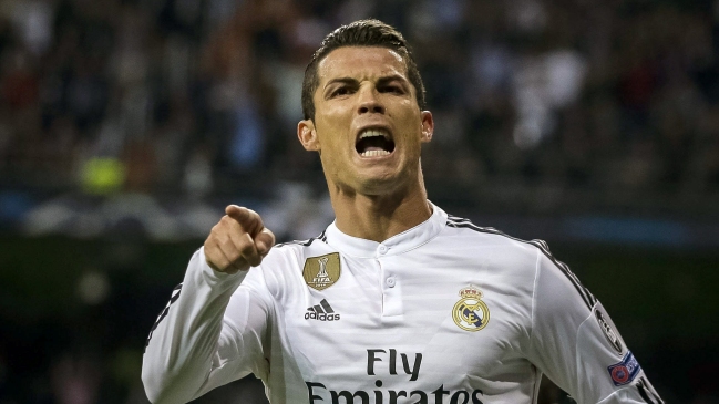 Cristiano Ronaldo recibió galardón como el mejor jugador de la pasada Champions League